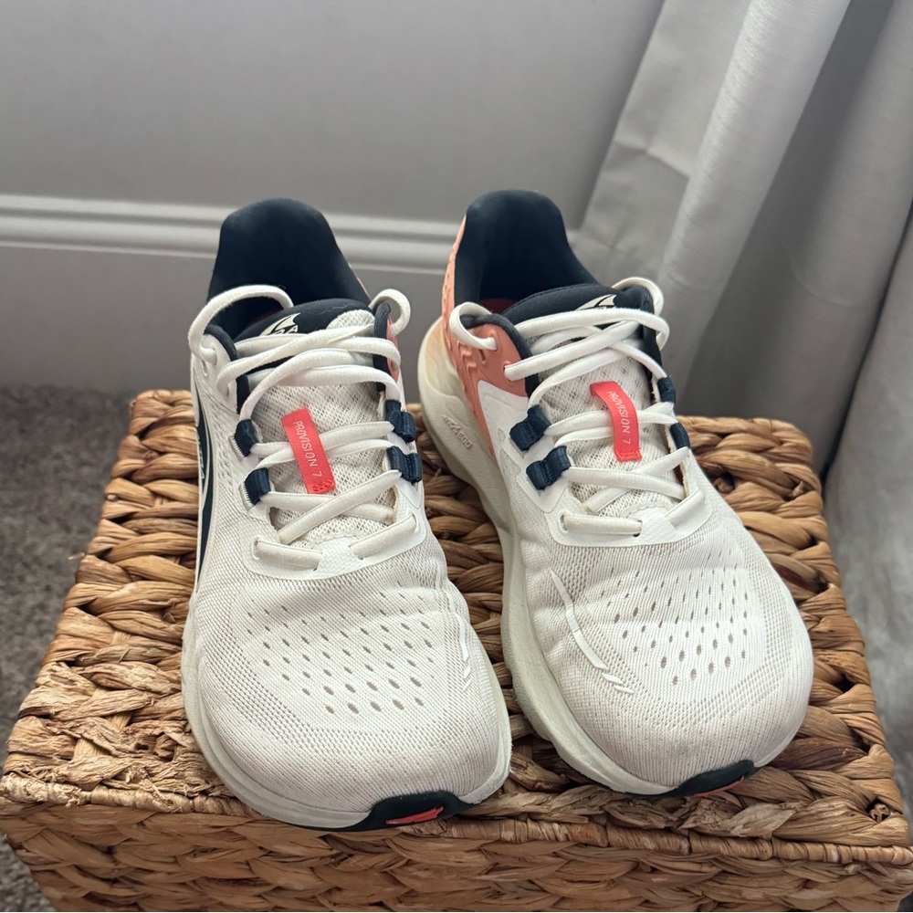Altra Provision 7